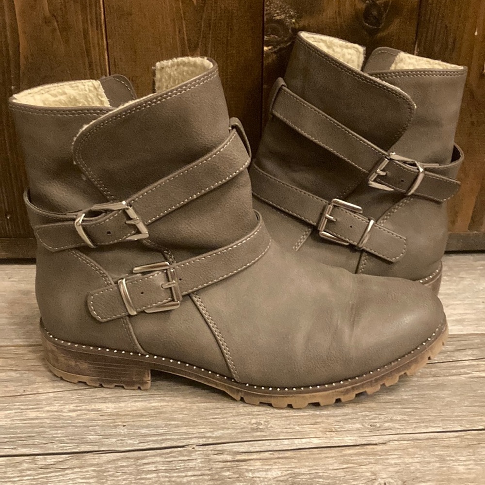 Brand new Justice boots